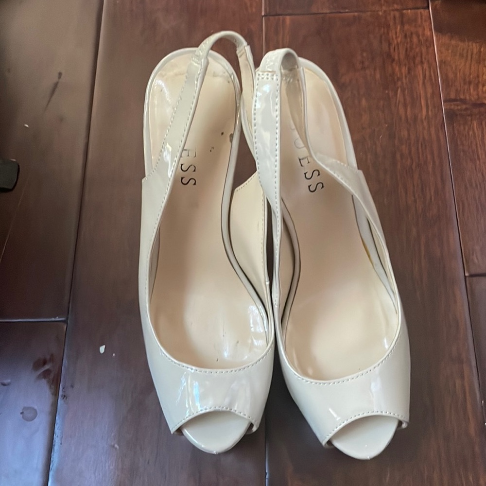Guess. Size 5.5